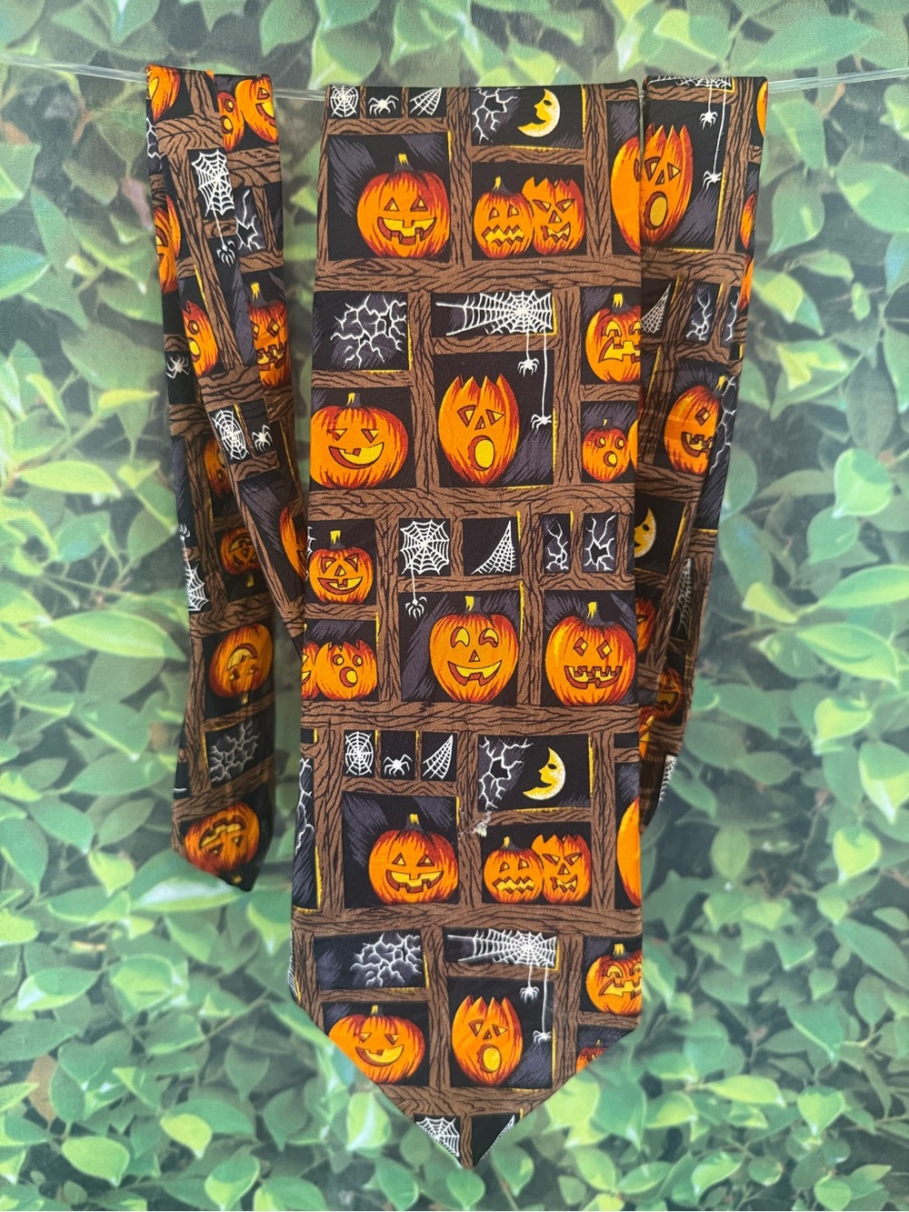 Museum Artifacts Halloween Pumpkin 100% Silk Necktie Vintage
